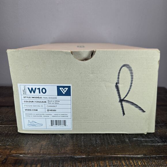 NEW Vessi Tidal Sneaker Womens Size 10 Waterproof Shoes Lace Up Black on White - Picture 12 of 12